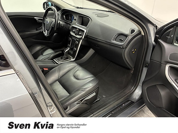 Volvo V40 17 of 30
