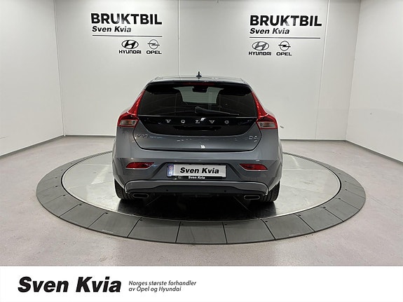Volvo V40 7 of 30