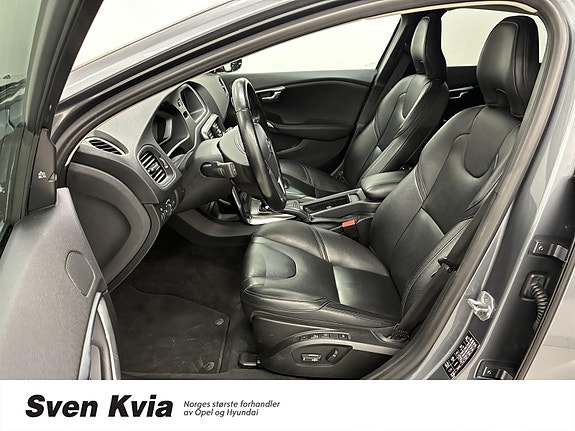 Volvo V40 15 of 30