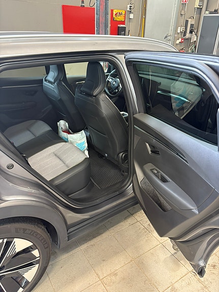 Renault Scenic E-Tech 7 of 9