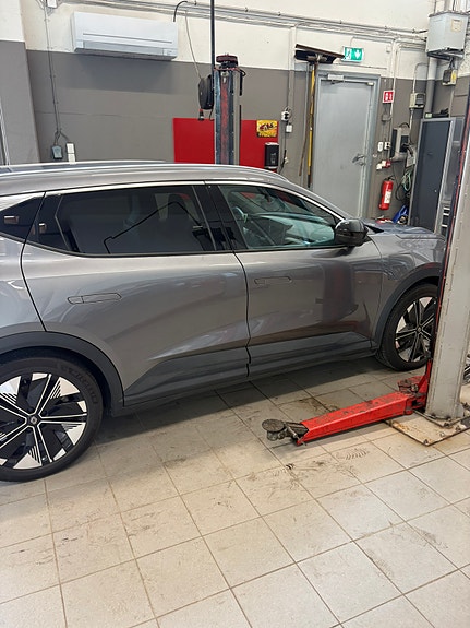 Renault Scenic E-Tech 3 of 9