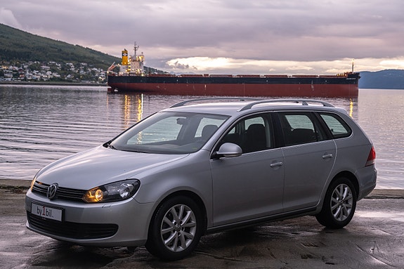Volkswagen Golf VI 2 of 22