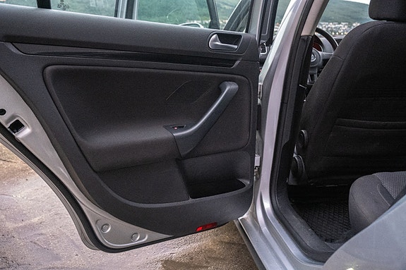 Volkswagen Golf VI 18 of 22
