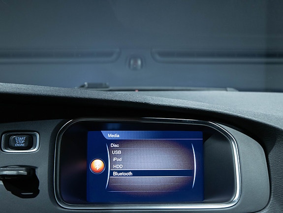 Volvo V40 Cross Country 15 of 19