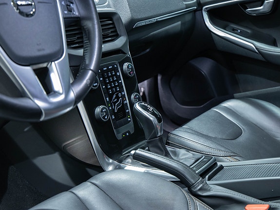 Volvo V40 Cross Country 9 of 19
