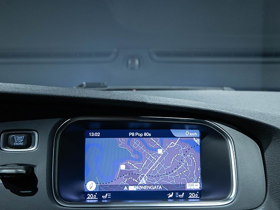 Volvo V40 Cross Country 13 of 19