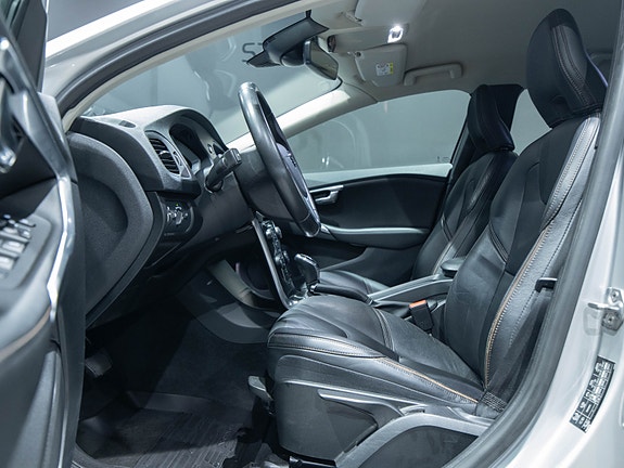Volvo V40 Cross Country 6 of 19