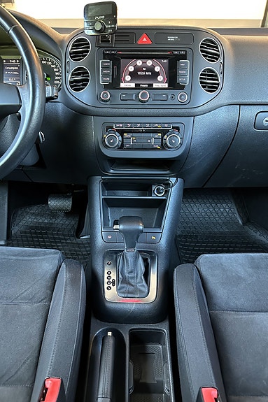 Volkswagen Golf Plus 21 of 25