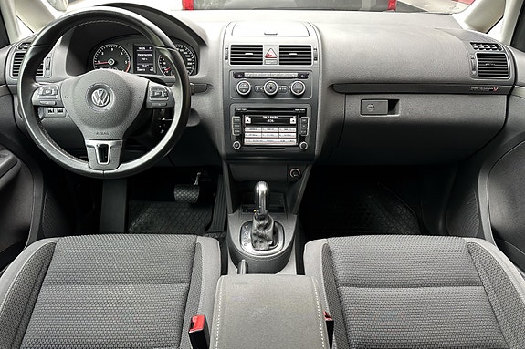 Volkswagen Touran 12 of 30