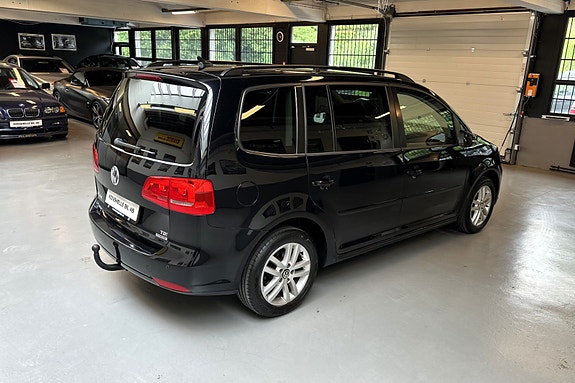 Volkswagen Touran 5 of 30