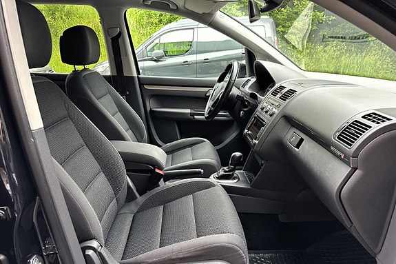 Volkswagen Touran 15 of 30