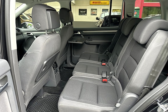 Volkswagen Touran 11 of 30