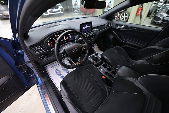 Ford Focus 28 of 30