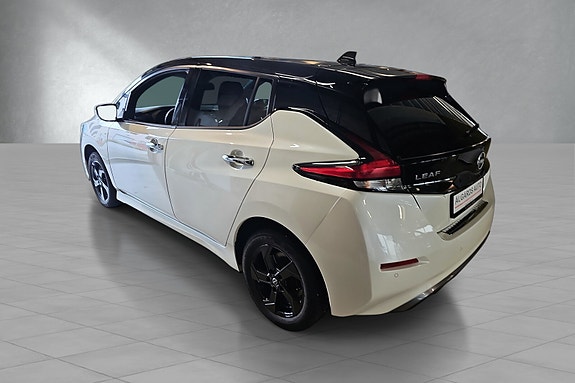 Nissan Leaf 7 of 17