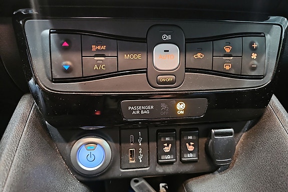 Nissan Leaf 14 of 17