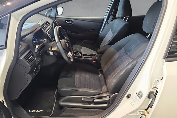 Nissan Leaf 11 of 17