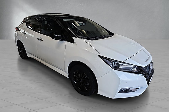 Nissan Leaf 2 of 17