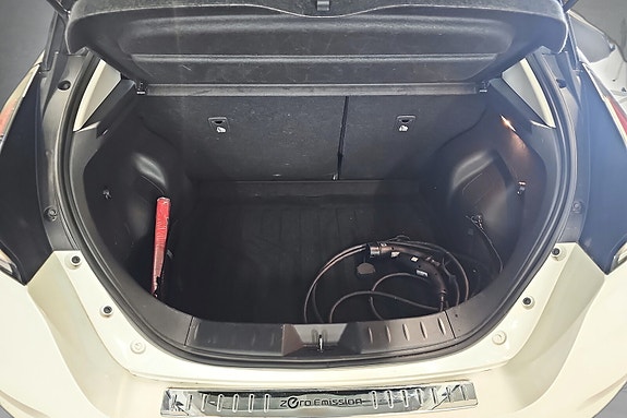 Nissan Leaf 8 of 17