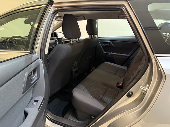 Toyota Auris 21 of 21