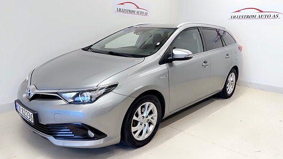 Toyota Auris 2 of 21