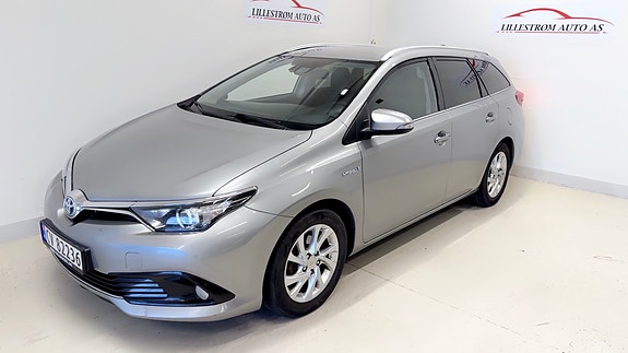 Toyota Auris 4 of 21