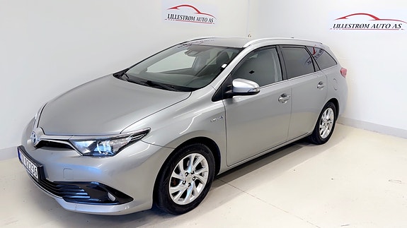 Toyota Auris 3 of 21