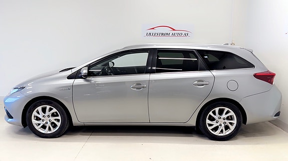 Toyota Auris 6 of 21