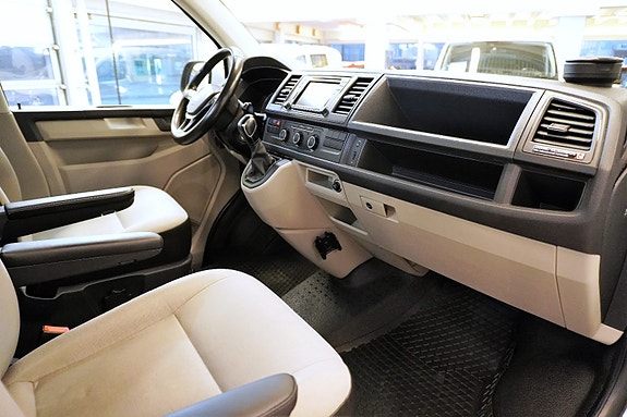 Volkswagen Transporter 20 of 22