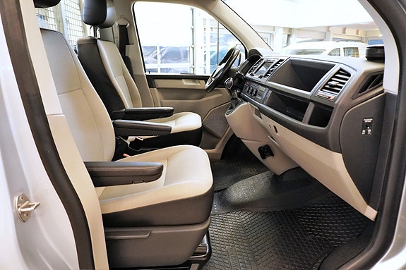 Volkswagen Transporter 19 of 22