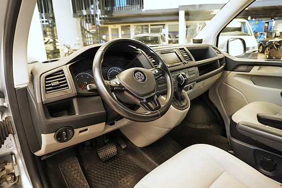 Volkswagen Transporter 13 of 22