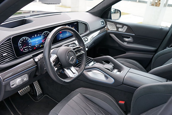 Mercedes-Benz GLS63 18 of 30