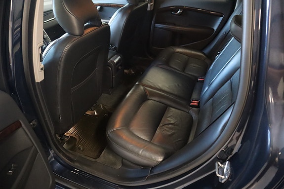 Volvo V70 26 of 30