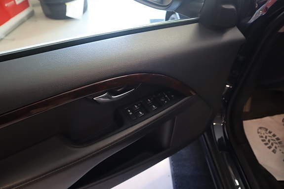 Volvo V70 23 of 30