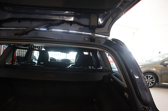 Volvo V70 18 of 30