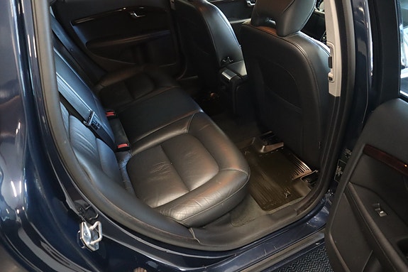 Volvo V70 27 of 30