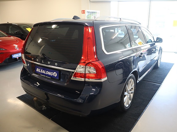 Volvo V70 13 of 30