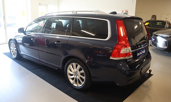 Volvo V70 11 of 30