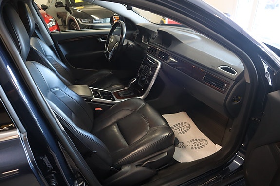 Volvo V70 28 of 30