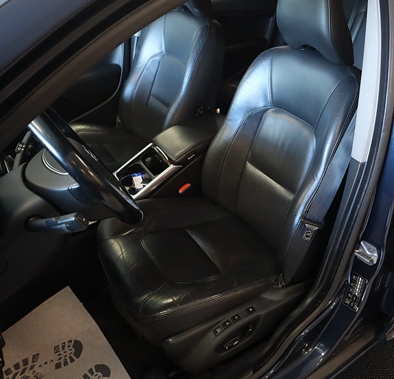 Volvo V70 25 of 30