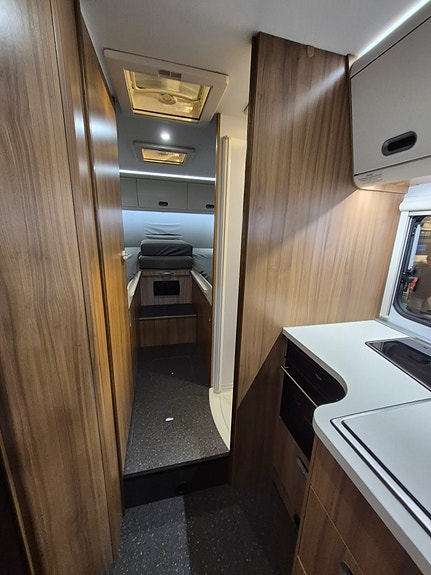 Sun Living S 75 SL / Truma Combi E / Gulvvarme / Stekeovn / Senkeseng ++ 25 of 30
