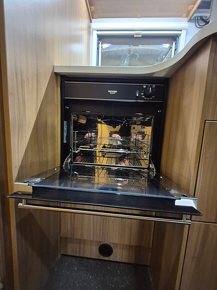 Sun Living S 75 SL / Truma Combi E / Gulvvarme / Stekeovn / Senkeseng ++ 18 of 30