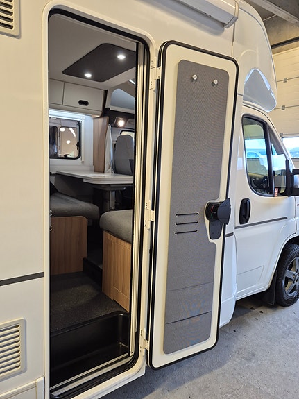 Sun Living S 75 SL / Truma Combi E / Gulvvarme / Stekeovn / Senkeseng ++ 6 of 30