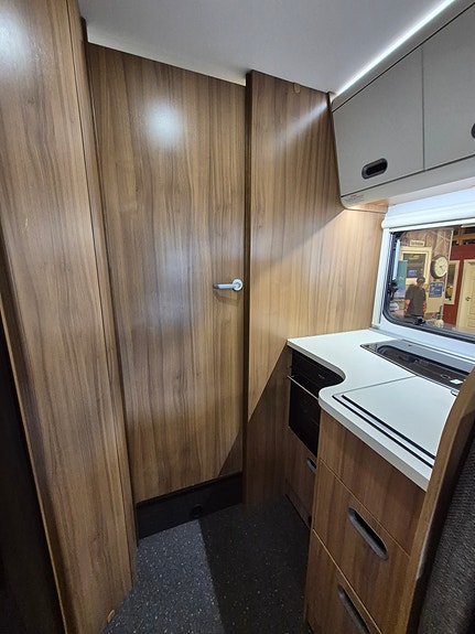 Sun Living S 75 SL / Truma Combi E / Gulvvarme / Stekeovn / Senkeseng ++ 26 of 30