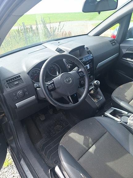 Opel Zafira 4 of 5