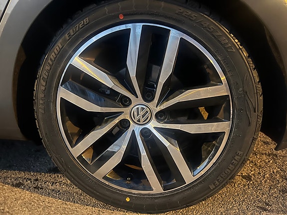 Volkswagen Golf VII 16 of 17