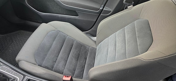 Volkswagen Golf VII 10 of 17