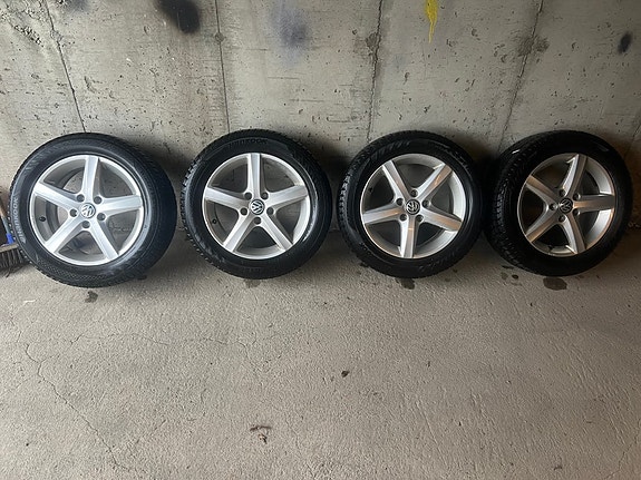 Volkswagen Golf VII 17 of 17