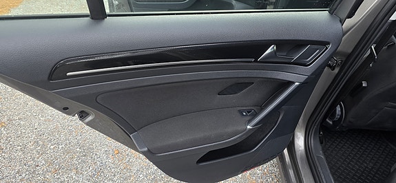 Volkswagen Golf VII 13 of 17