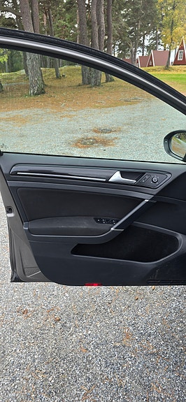Volkswagen Golf VII 14 of 17