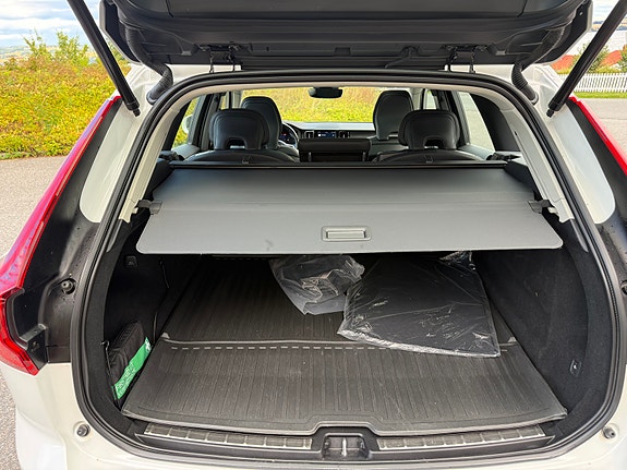 Volvo XC60 25 of 30